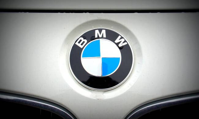 Αλλάζει η BMW λογότυπο – Θα πέσετε από τα σύννεφα